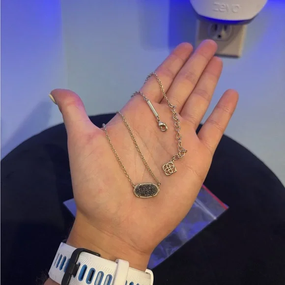 Kendra Scott / Elisa Gold Pendant Necklace in Platinum Drusy - Picture 3 of 3